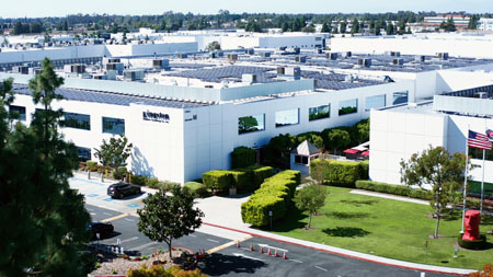 Una foto aérea del campus corporativo de Kingston en Fountain Valley, California.